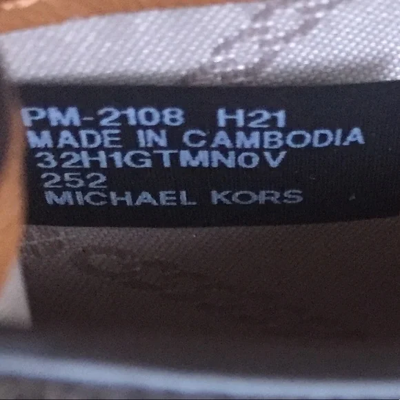 Michael Kors Brown Acorn Studded AirPod Clipcase - Picture 9 of 11